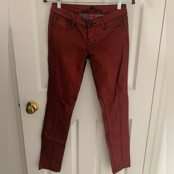 Almost Famous Metallic Red Skinny Jeans with Black Stitching Size 5 - Picture 1 of 6